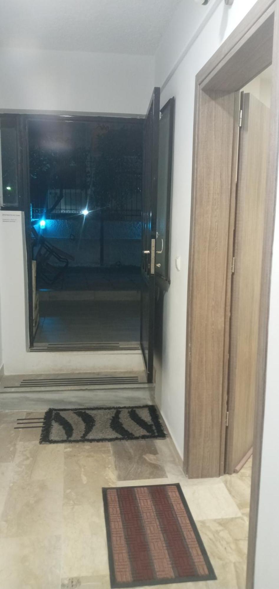 Elia Apartment *